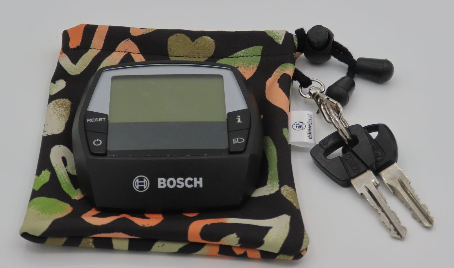 Ebike hoesje L display Bosch intuvia DLX Hartje op zwart softshell