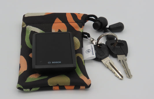 Ebike hoesje M display Bosch Kiox 500 Hartje op zwart softshell DLX